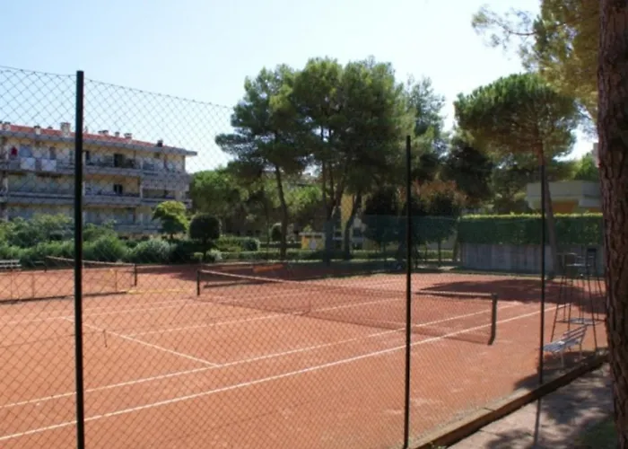 Flat With Patio Overlooking The Pool Διαμέρισμα *