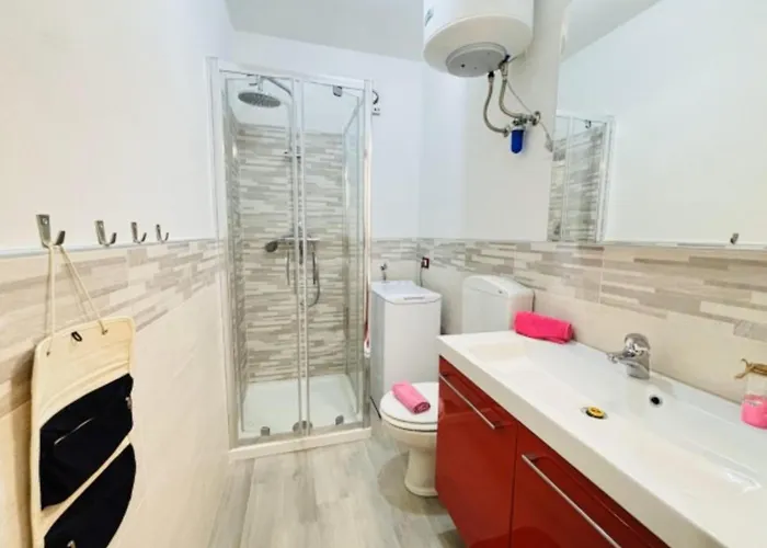 Flat With Patio Overlooking The Pool Διαμέρισμα Μπιμπιόνε