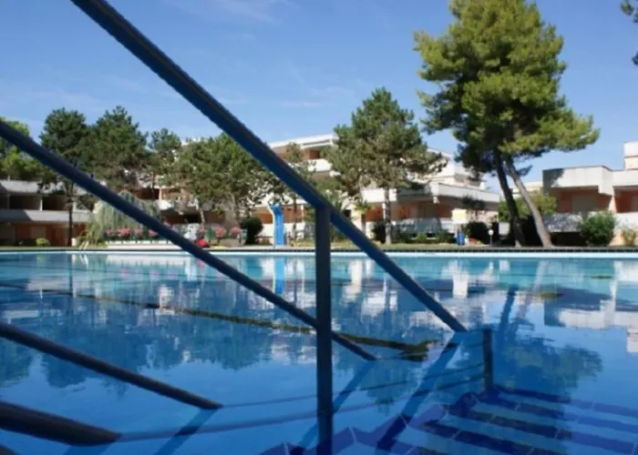 公寓 Flat With Patio Overlooking The Pool
