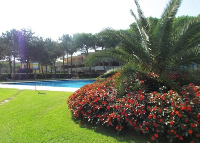 Flat With Patio Overlooking The Pool 公寓