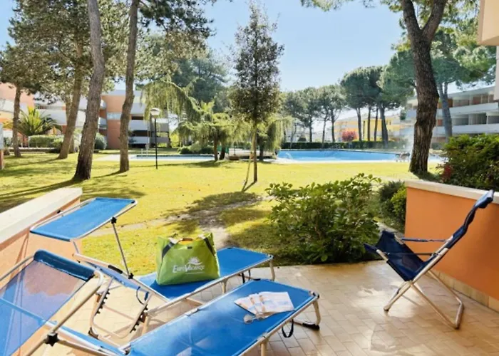 Apartament Flat With Patio Overlooking The Pool